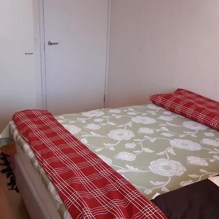 Guest house Nipu -beside Center, Bus And Train Station *